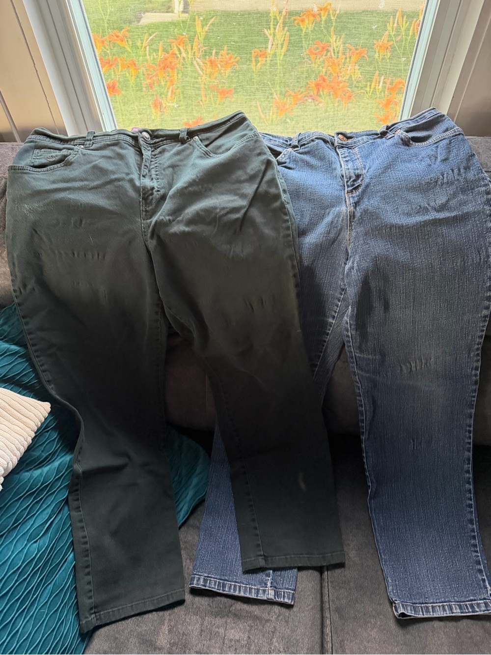 Gloria Vanderbilt jeans size 12